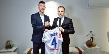 Ivan Perisić zanotował wielki powrót. Po 18 latach wrócił do macierzystego klubu. Leczy poważną kontuzję, ale marzy o Euro 2024 Ivan Perisić zanotował wielki powrót. Po 18 latach wrócił do macierzystego klubu. Leczy poważną kontuzję, ale marzy o Euro 2024