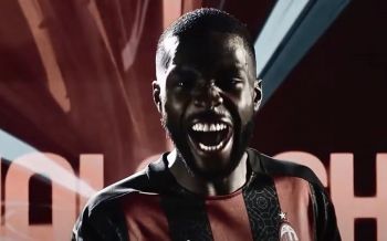 Środkowy obrońca AC Milan nigdzie się nie wybiera. Środkowy obrońca AC Milan nigdzie się nie wybiera.