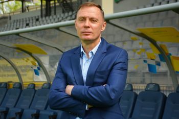 Ireneusz Mamrot przed pierwszym meczem w roli szkoleniowca Miedzi Legnica. Ireneusz Mamrot przed pierwszym meczem w roli szkoleniowca Miedzi Legnica.