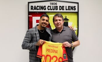 Oficjalnie: RC Lens zatrzymało środkowego obrońcę. Oficjalnie: RC Lens zatrzymało środkowego obrońcę.
