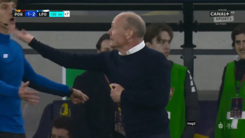 Gorąco przy linii bocznej! Szkoleniowiec Lecha stracił panowanie nad sobą Gorąco przy linii bocznej! Szkoleniowiec Lecha stracił panowanie nad sobą