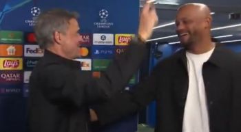 Zabawna scena po wielkim hicie w Lidze Mistrzów (VIDEO) Zabawna scena po wielkim hicie w Lidze Mistrzów (VIDEO)