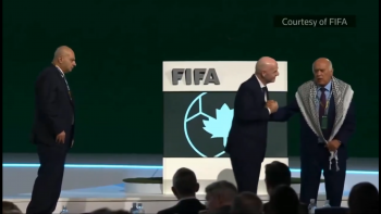 Szokujące sceny na Kongresie FIFA. Infantino totalnie oderwany od rzeczywistości (WIDEO) Szokujące sceny na Kongresie FIFA. Infantino totalnie oderwany od rzeczywistości (WIDEO)