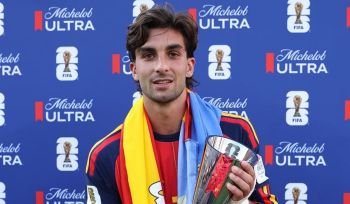 Ferran Torres z nagrodą Michelob ULTRA dla najlepszego gracza meczu finału mundialu Ferran Torres z nagrodą Michelob ULTRA dla najlepszego gracza meczu finału mundialu